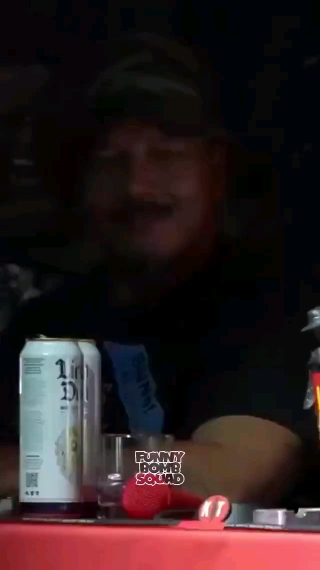 Open comedian stage moment