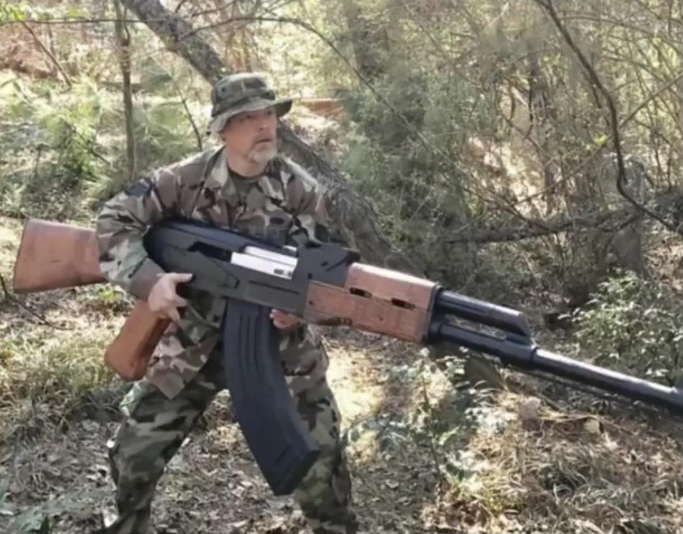 Open comrade giant kalashnikov