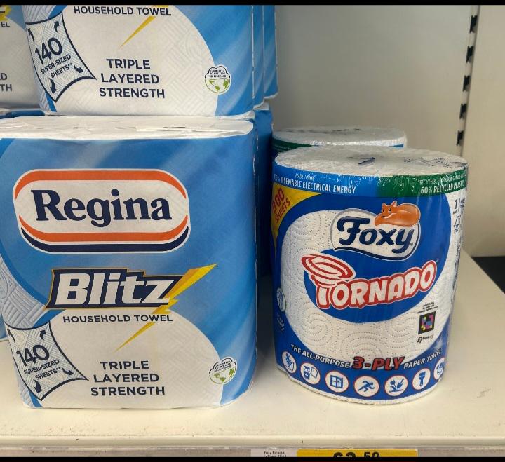 Open kitchen roll drag queens